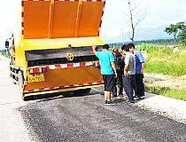 路達同步封層車(chē)施工